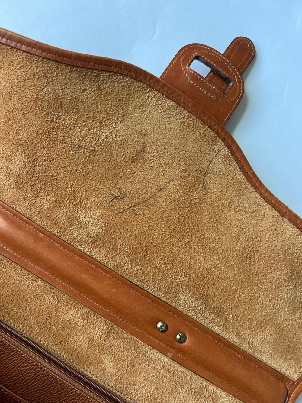 Dooney & Bourke Cognac Leather Messenger Bag - Classic Briefcase Style - Picture 3 of 10